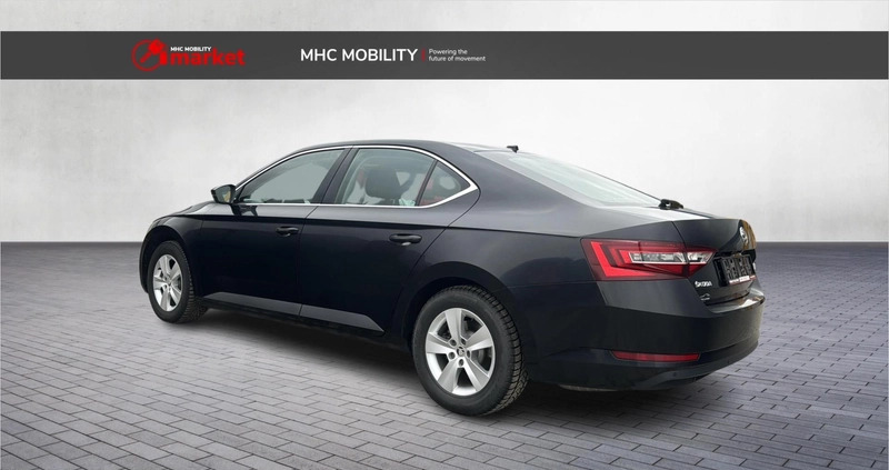 Skoda Superb cena 72500 przebieg: 157131, rok produkcji 2018 z Zabłudów małe 56
